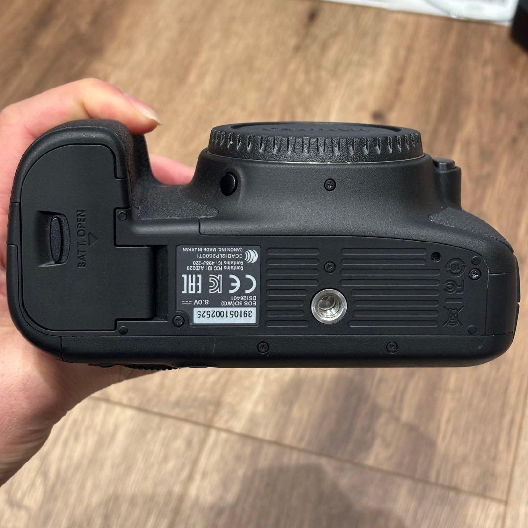 【極美品】Canon EOS 6D ボディ フルサイズ一眼レフ