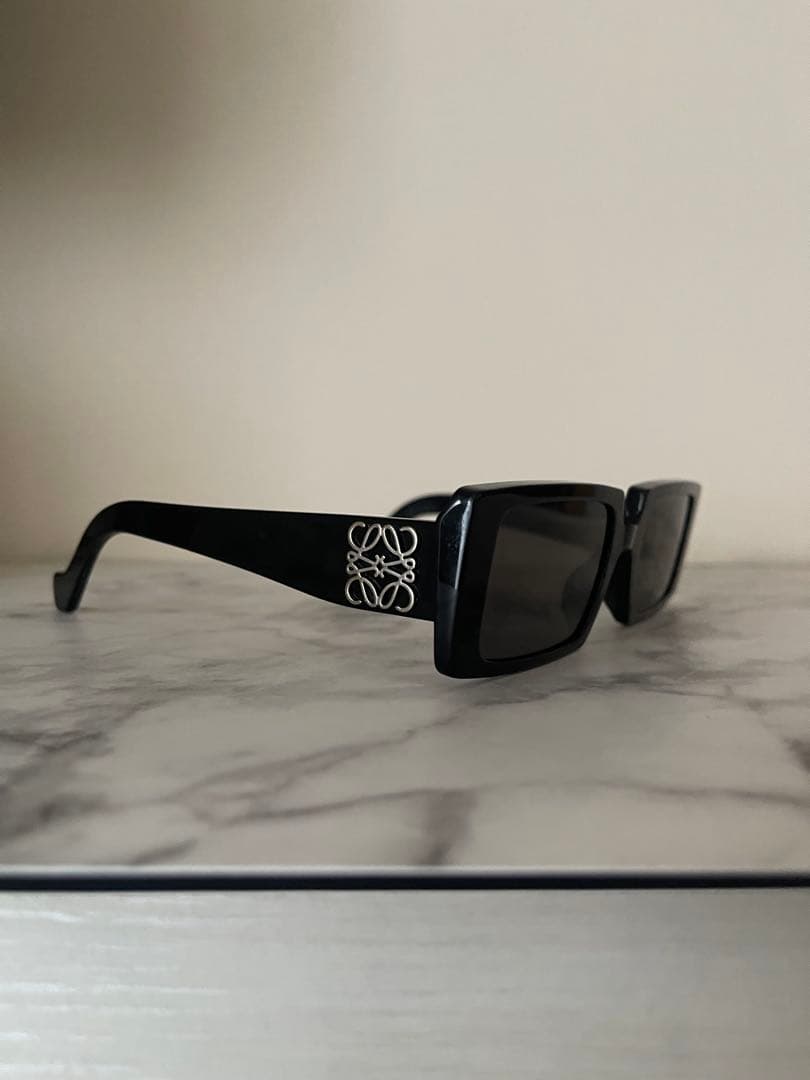 LOEWE ロエベのブラック スクエア サングラス