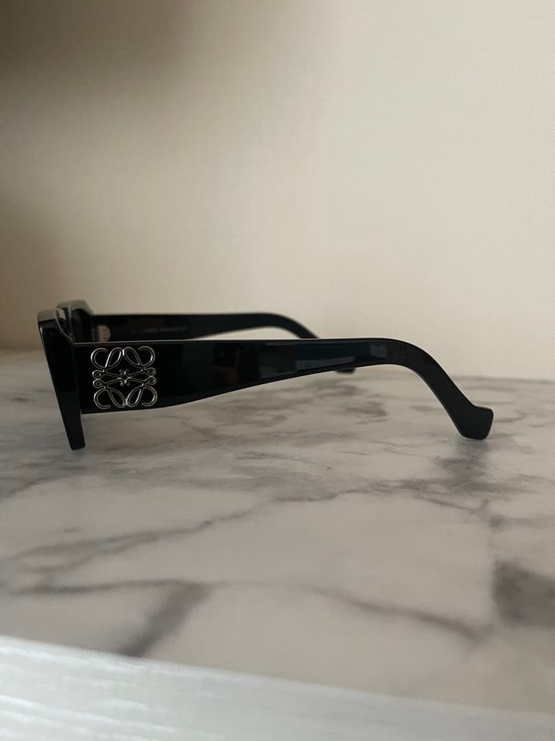 LOEWE ロエベのブラック スクエア サングラス