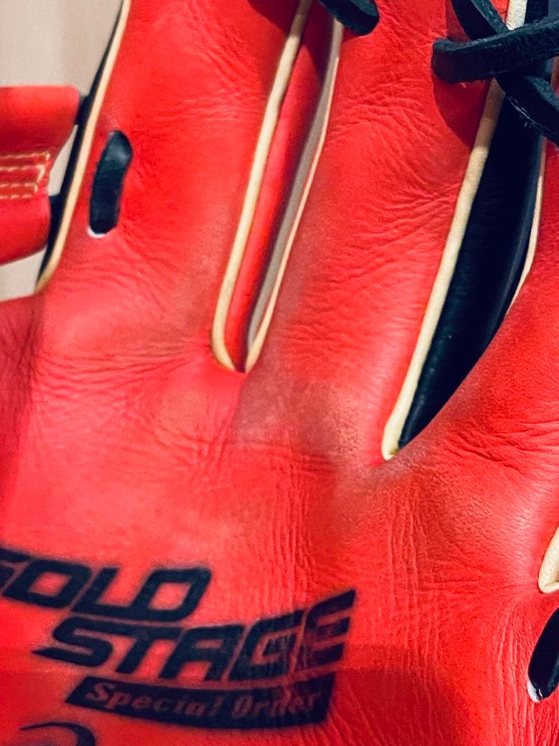 軟式野球グローブ 赤／黒