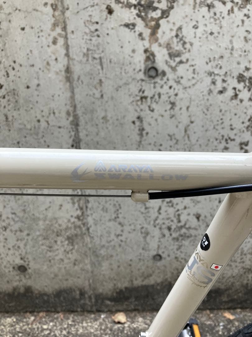 ARAYAツバメ自転車ライトベージュ色 シティサイクル 空気入れ(配送別)