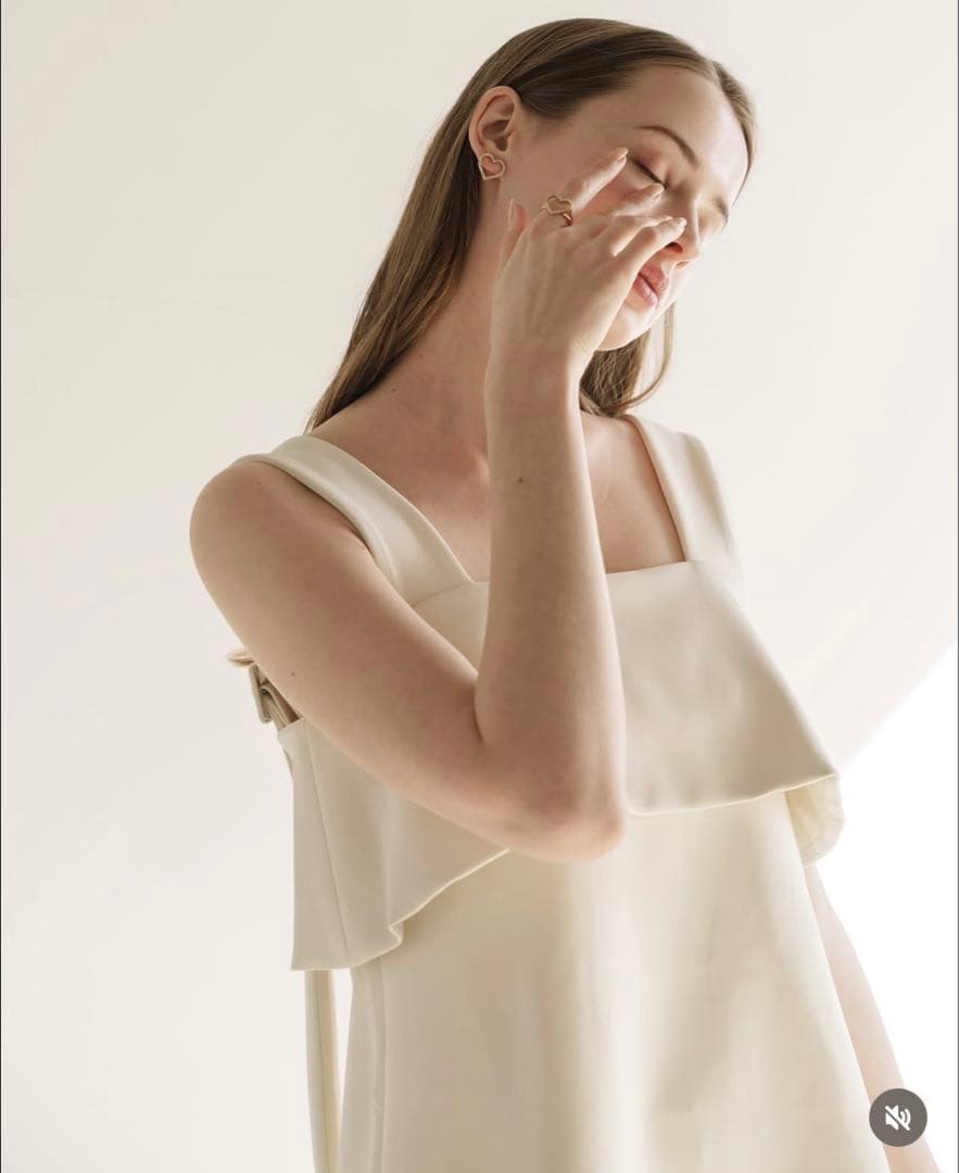 CARLA カーラ　ビラク　トップス　ホワイト　新品タグ付き