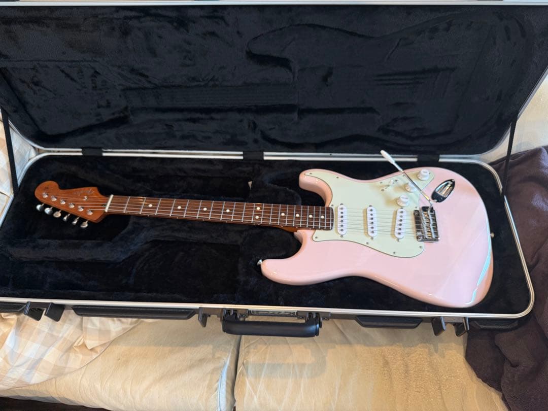 r*n様 Fender Hybrid II Stratcaster Shell