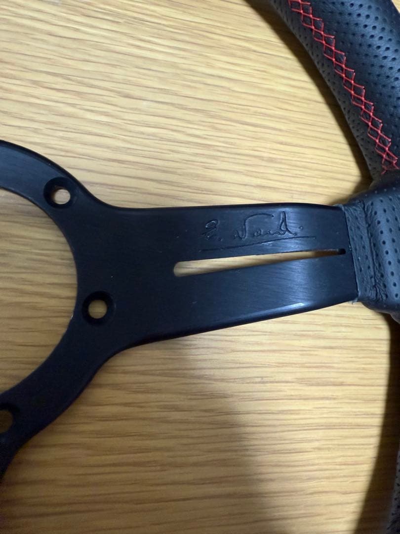 ナルディ　ステアリング　32パイ