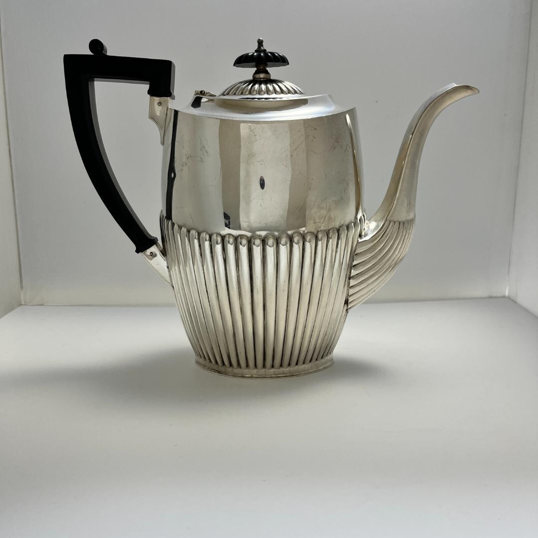 【英国】 クイーンアンスタイルのティーセット 4点 ティー/コーヒーポット