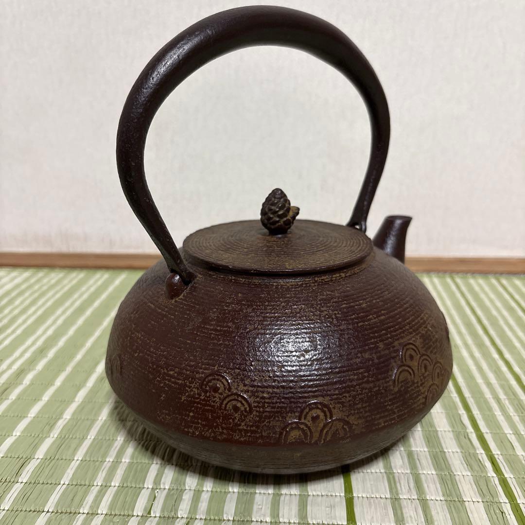 岩手県奥州　水沢幸工芸　名工 佐藤勝久造 南部鉄瓶　丸平型 糸目波文　骨董品