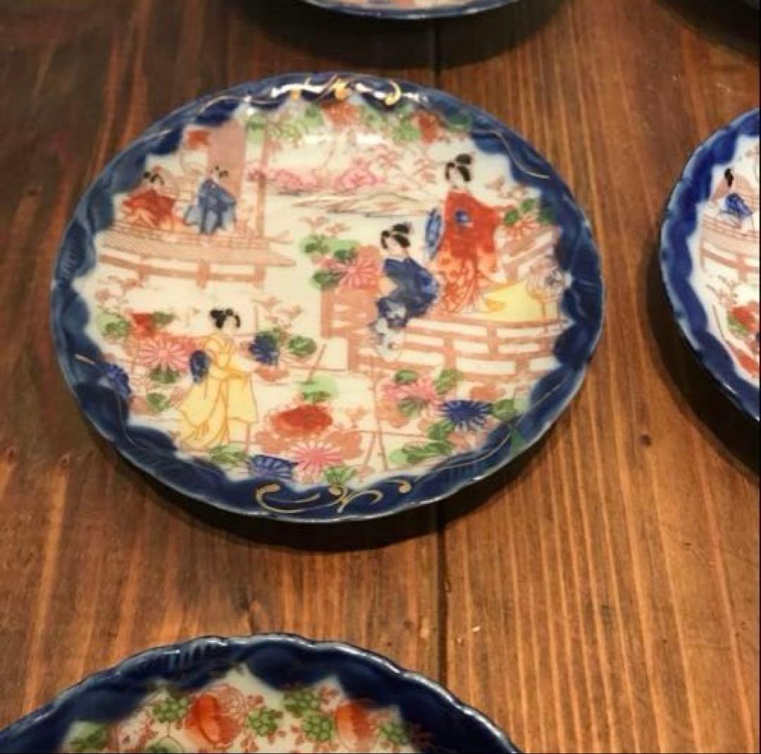 美品　陶芸　希少　年代物　青絵皿　菊花　銘々皿　丁寧に描かれた　華やかな皿　薄い