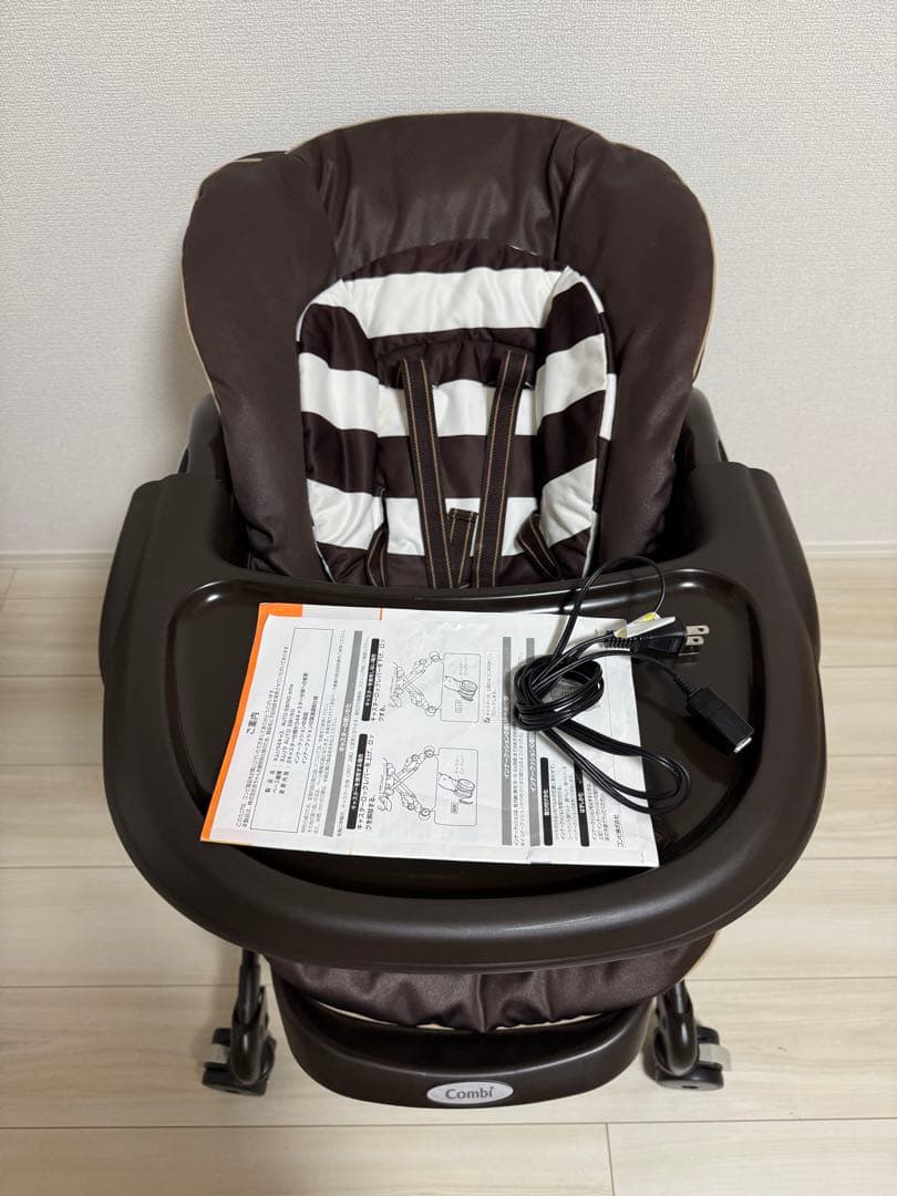 Combi コンビ　電動　ハイローチェア　ネムリラ4キャス　ブラウン