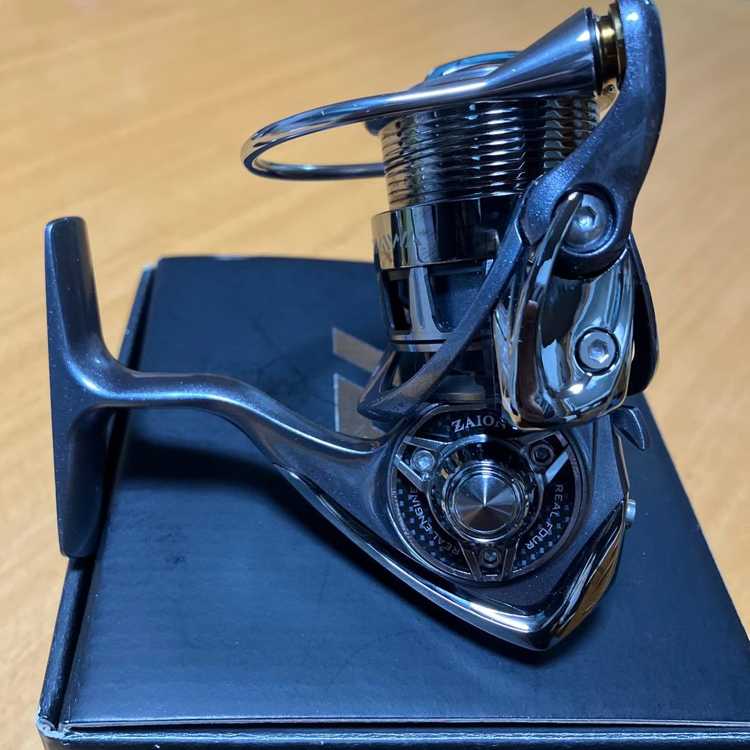 美品 ダイワ 12イグジスト 2004