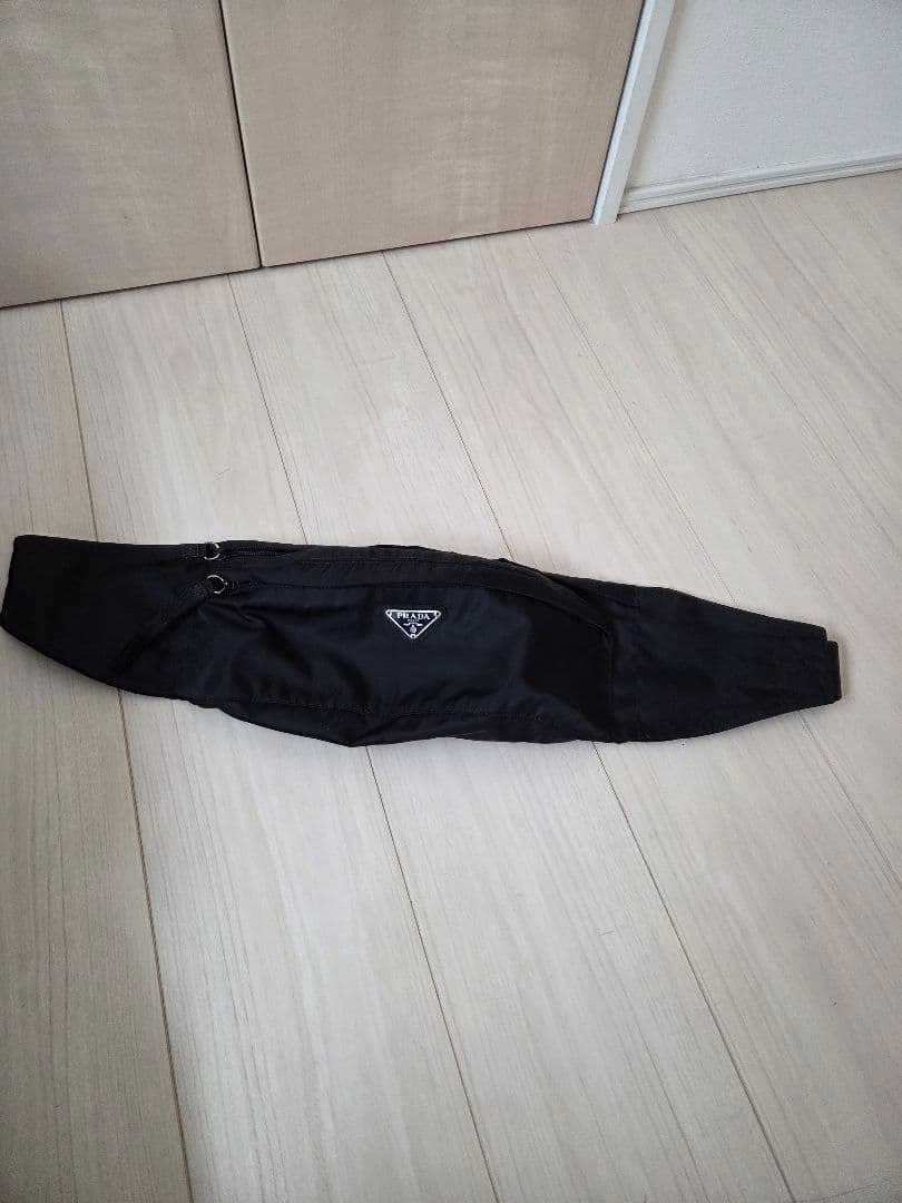 チッチ！PRADA ボディバック、ウエストポーチ 黒