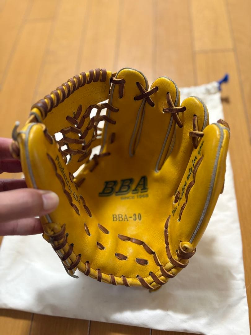 ＢＢＡ 軟式内野用グローブ（型付け済） イエロー 収納袋付き