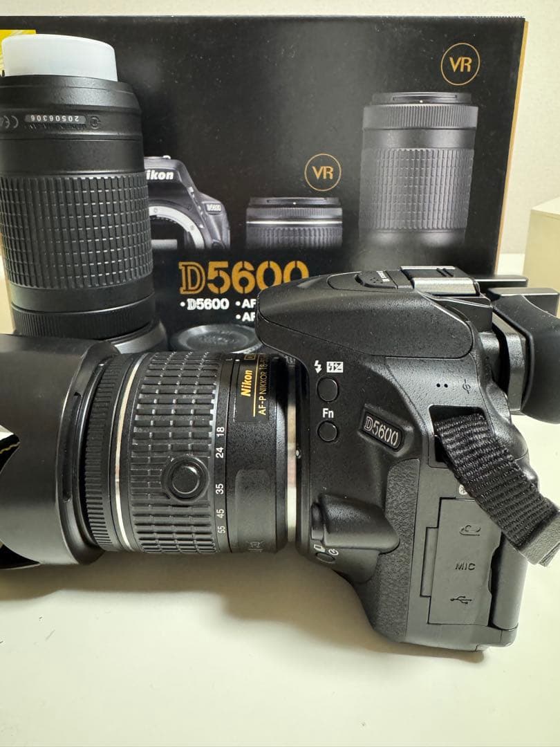 Nikon D5600 デジタル一眼レフカメラ 望遠レンズ付き