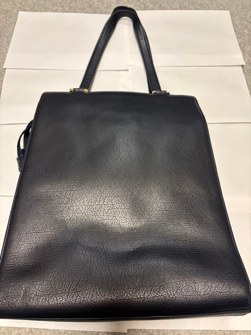 【Yves Saint Laurentレザーバック】ネイビー