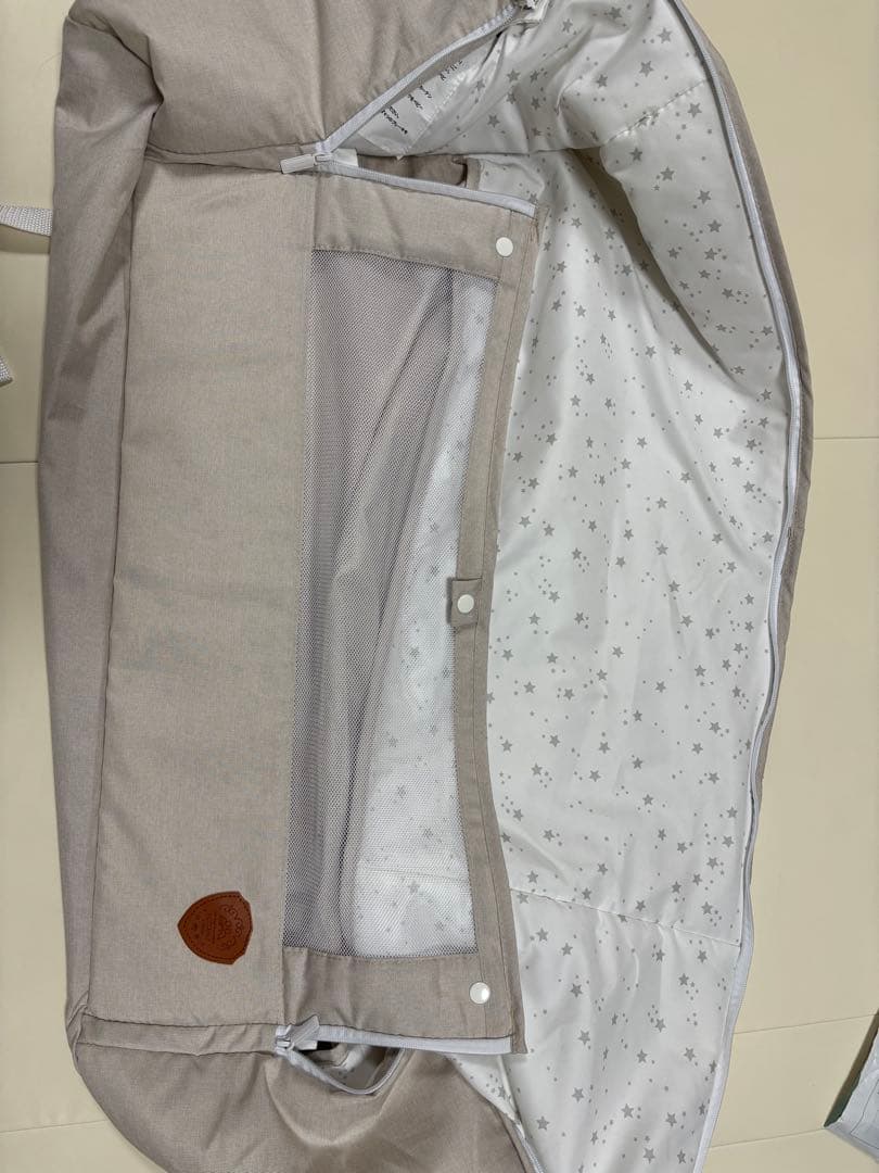 【美品】折りたたみ式ベビーベッド