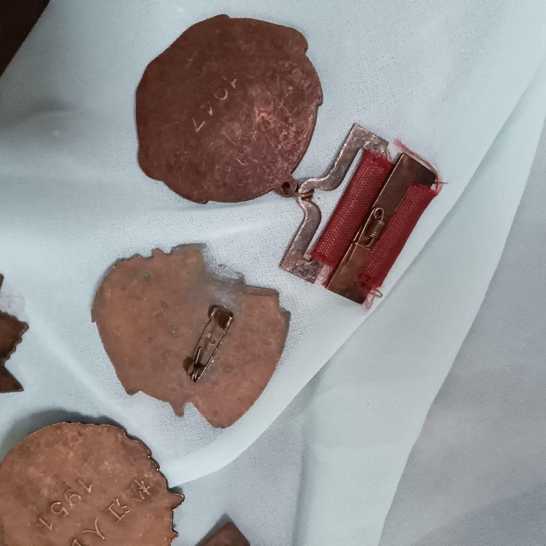 歴史的金属製メダルセット