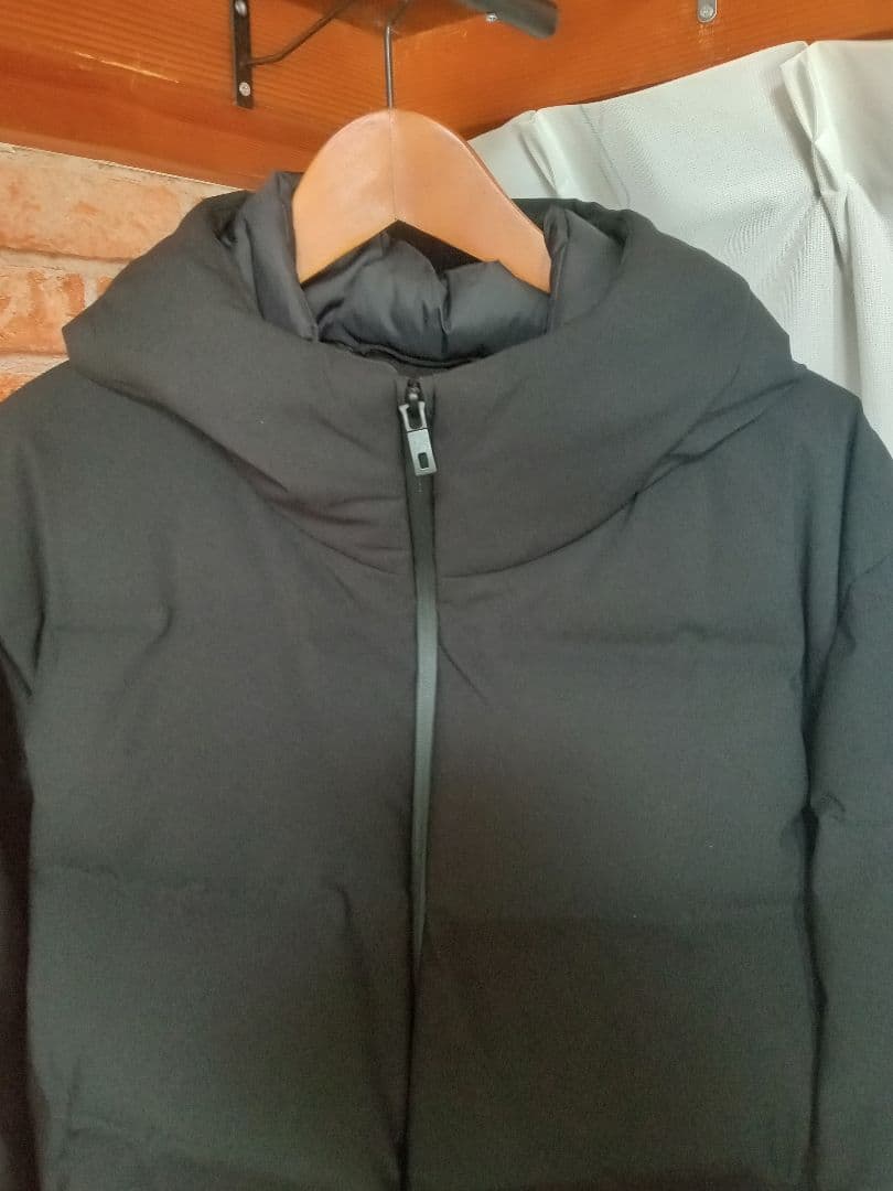 【美品】UNIQLO【ユニクロ】 シームレスダウンパーカーXLブラック