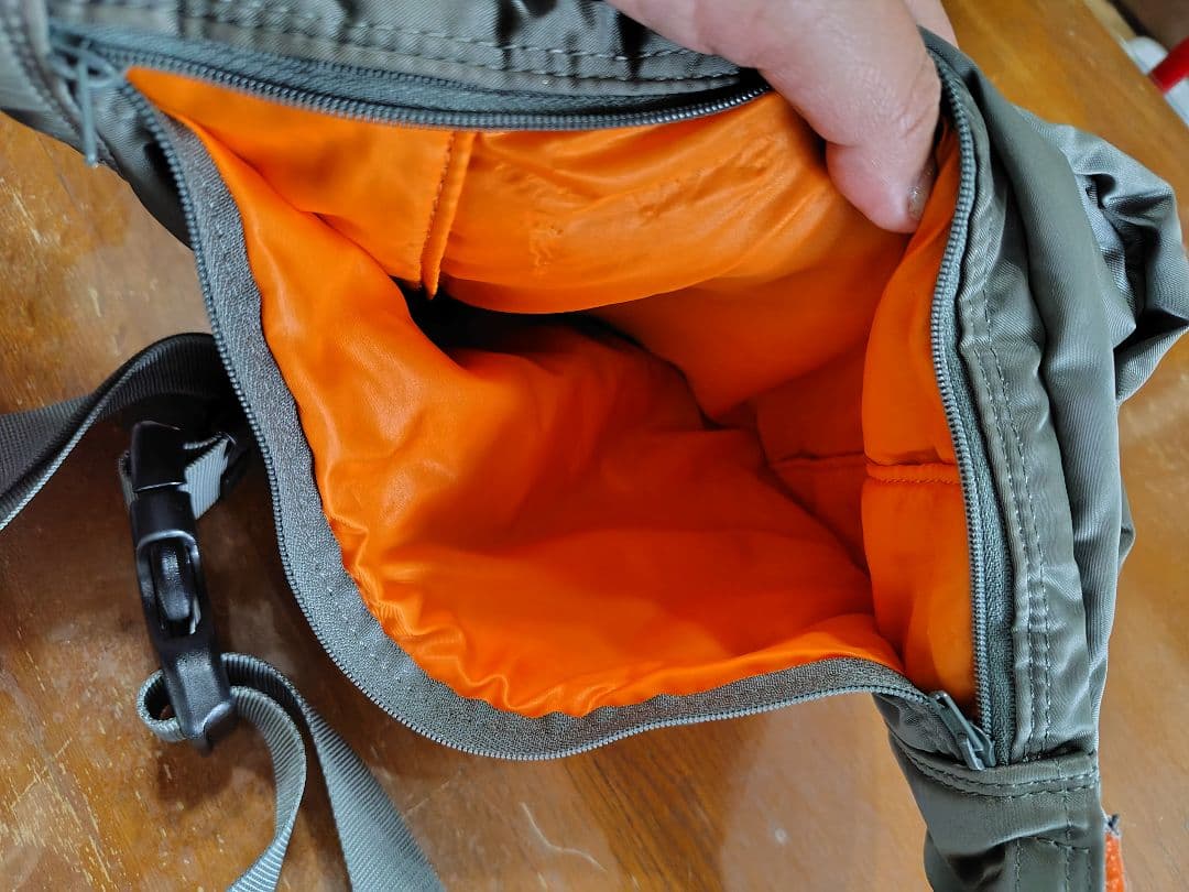 ポーター　ボディバッグ　シルバー