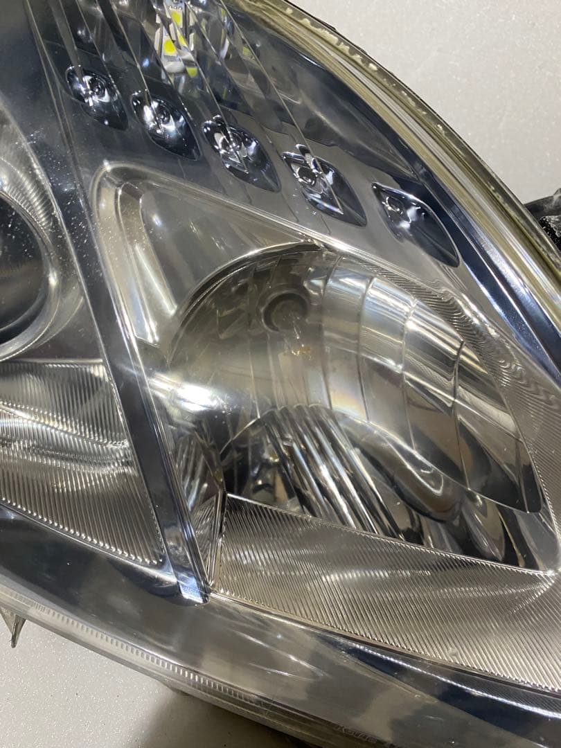 トヨタ プリウス 30系（ZVW30） 純正ヘッドライト 左右セット（ハロゲン）