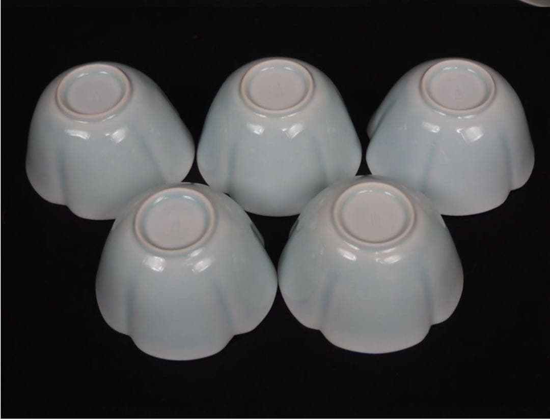 送料無料　人間国宝塚本快示 快山造 青白磁百合小鉢 共箱 未使用