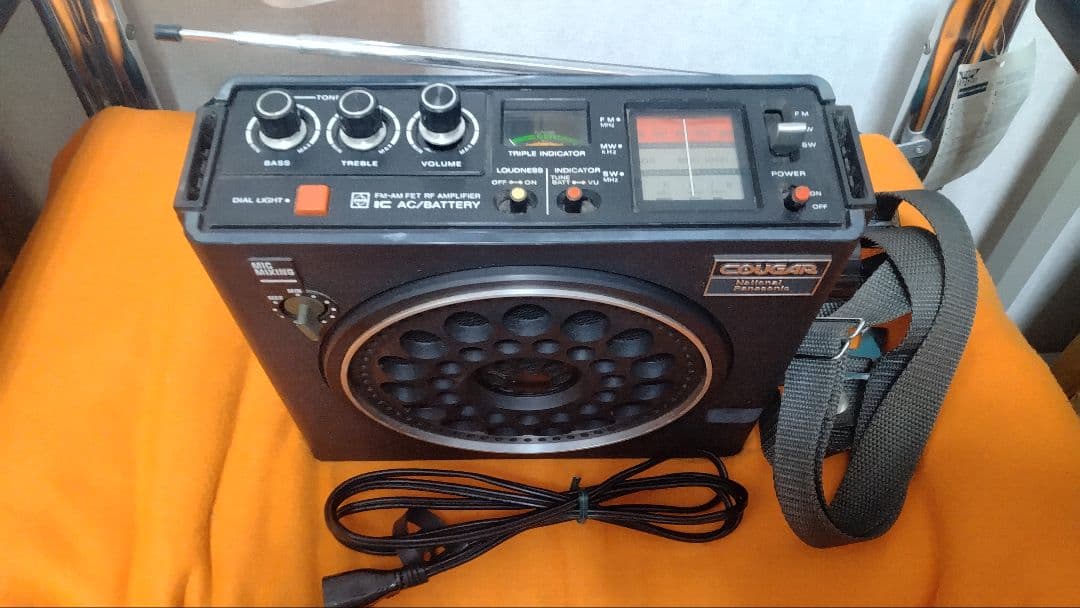 【動作します】ナショナル　クーガー　3バンドラジオ　RF-888 電源コード付