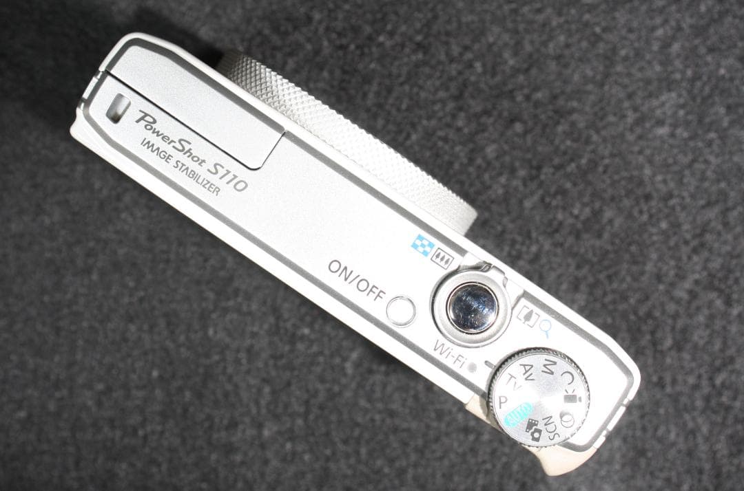 Canon PowerShot S110 ホワイト 本体と付属品