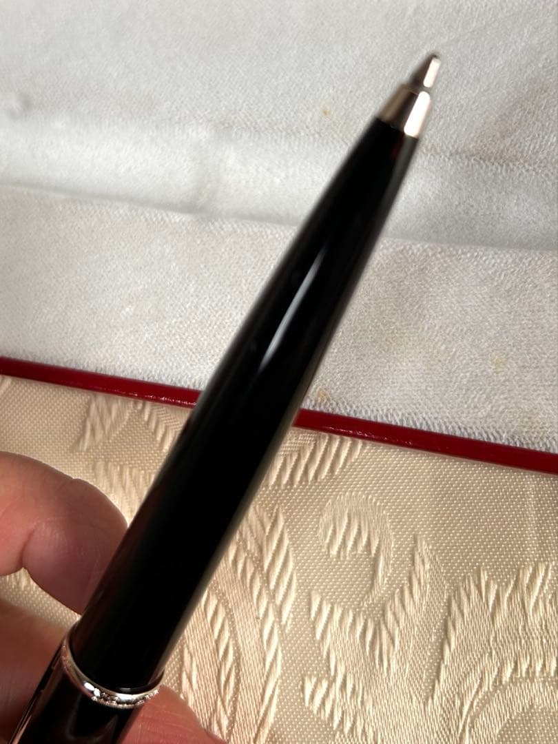 マストドゥカルティエ　ボールペン　多分未使用