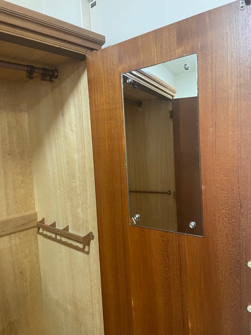 アンティーク　クローゼット