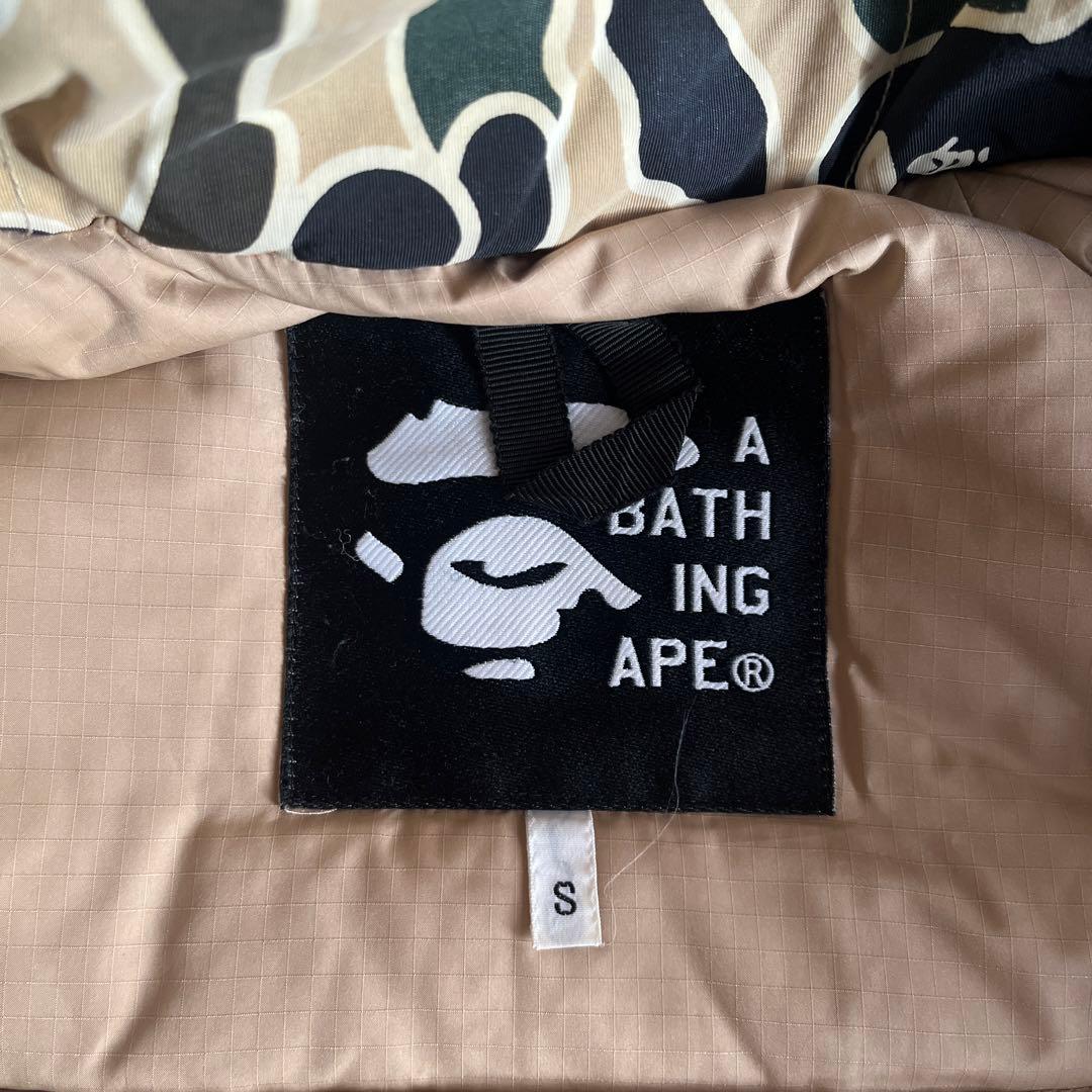 A BATHING APE迷彩柄フード付きダウンジャケット　メンズ　S