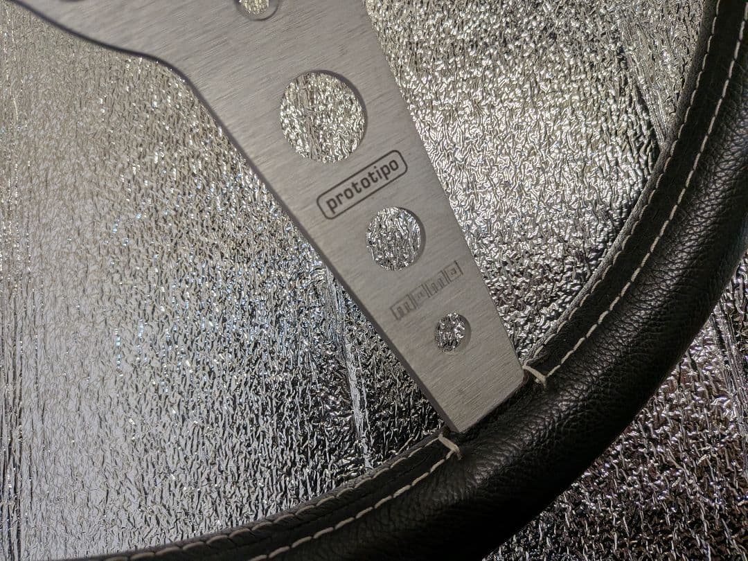 MOMO prototipo ステアリング イタリア製