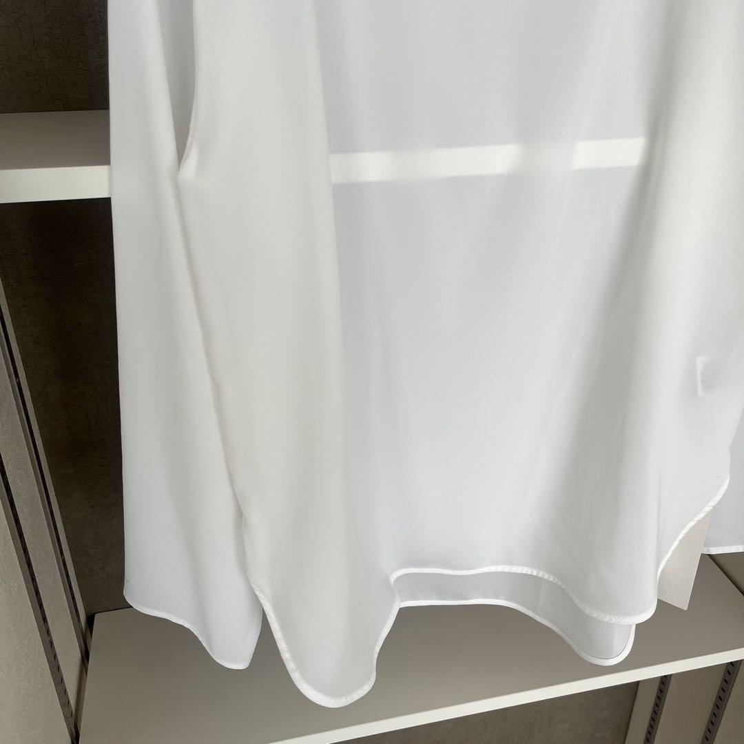 ガリャルダガランテ　ラウンドブラウスTシャツ　ホワイト　長袖　ロンT万能インナー