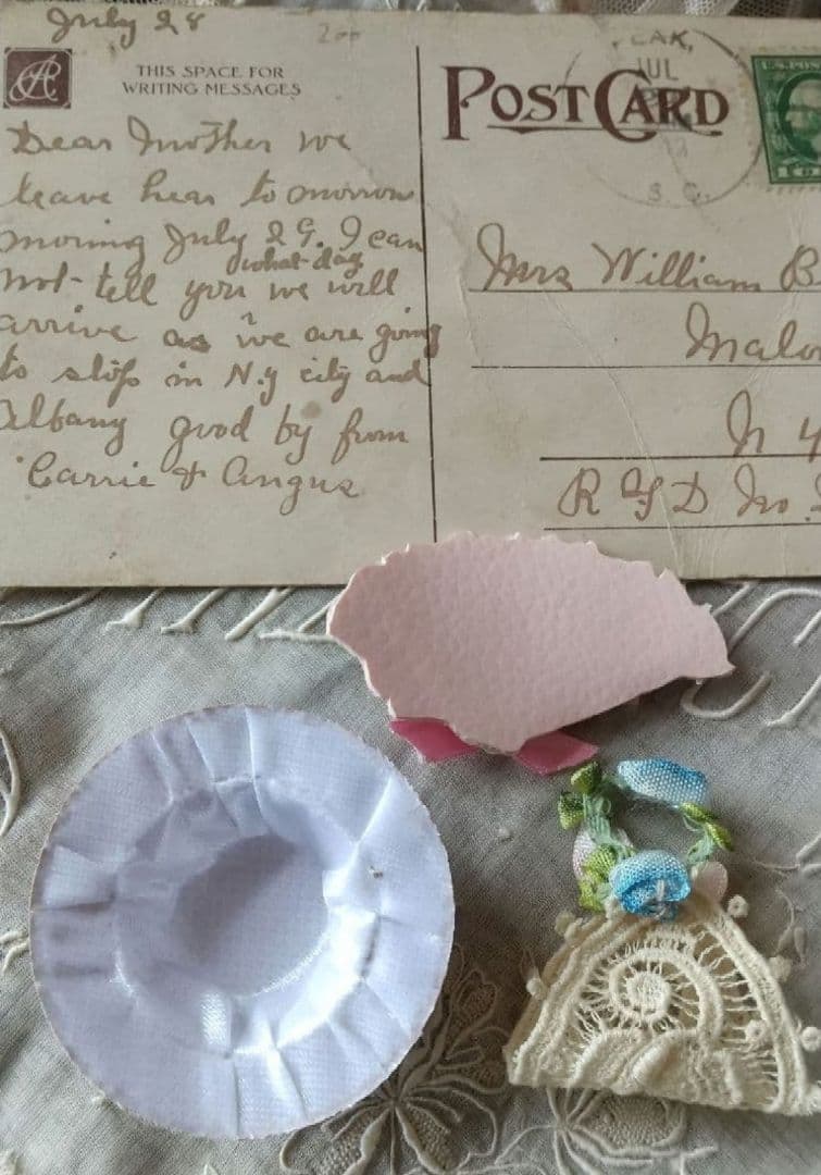 Hertwig❀アンティークビスクドール　おさげの女の子♪小物付