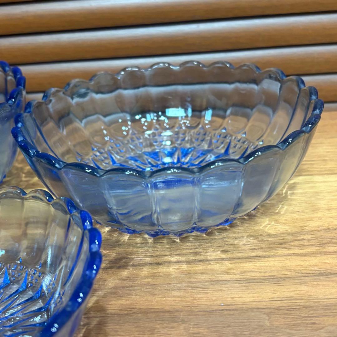 昭和レトロ　プレスガラス　三つ重ねどんぶり