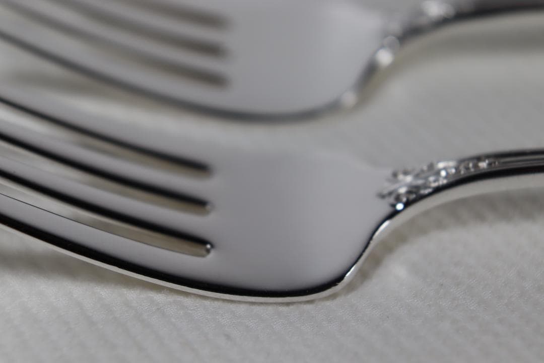 アメリカ■ウォレス■デザートフォーク２本組■とても優雅なローズポイント・パターン