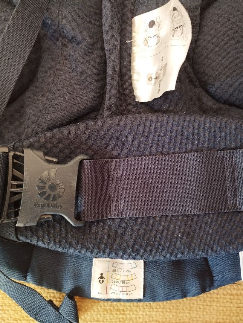 【美品】オムニブリーズ エルゴベビー　ミッドナイトブルー ネイビー 抱っこ紐