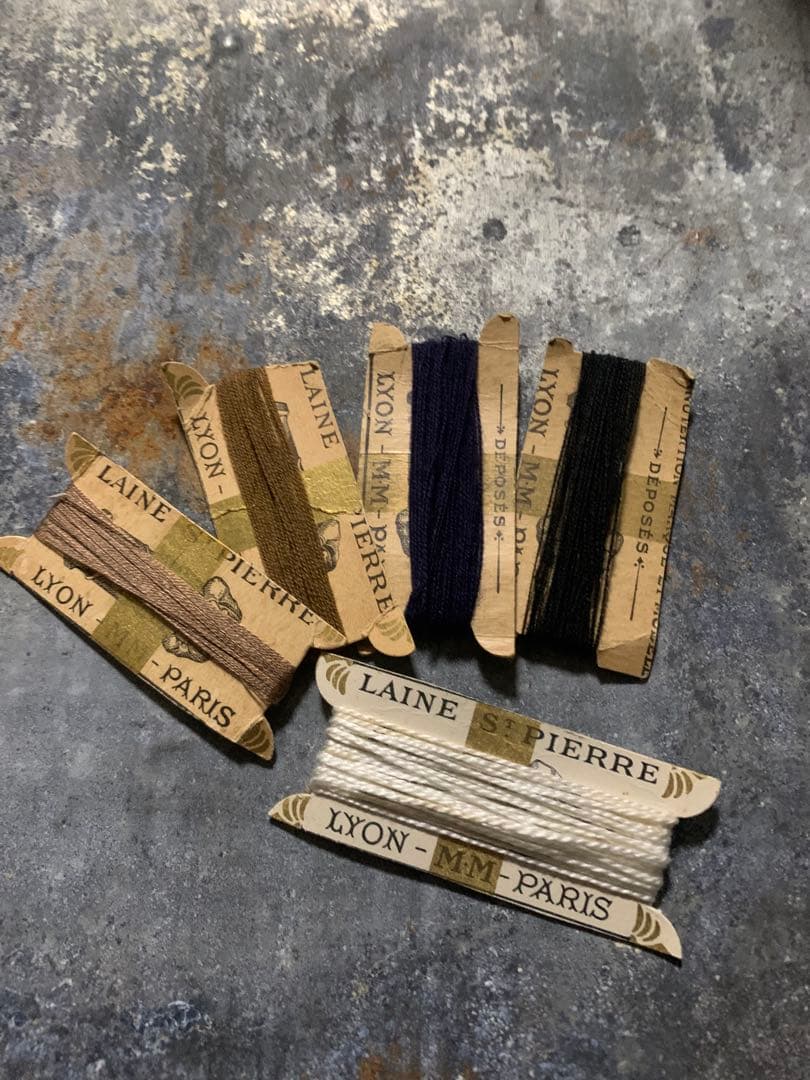 Ｄ.フランスアンティーク 糸メーカーの木箱と裁縫セット