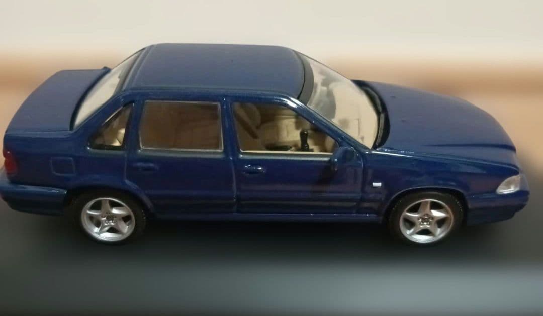 MINICHAMPS✪Volvo S70 Saloon 1/43スケール