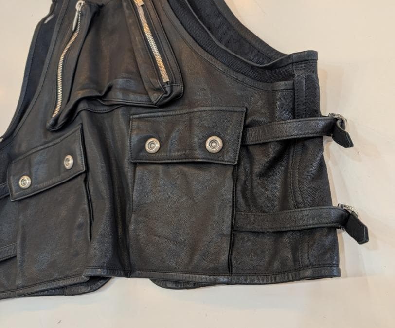 REDMOON WORKS　レザーベスト　山羊革　多ポケット　黒 ブラック
