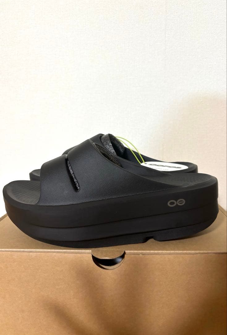 【新品未使用】OOFOS OOmega OOahh Women ブラック 23㎝