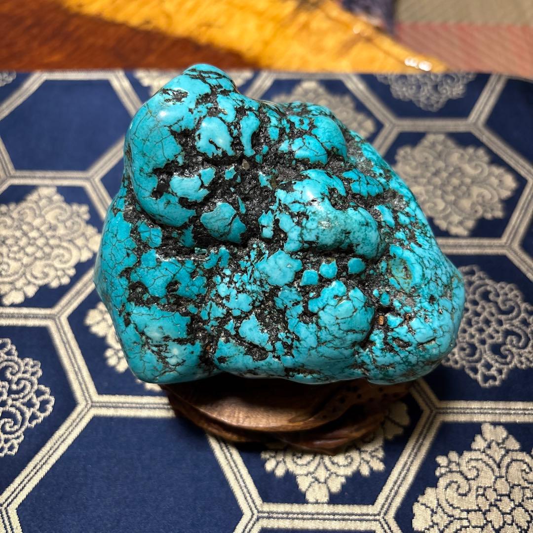 ターコイズの自然石 ？