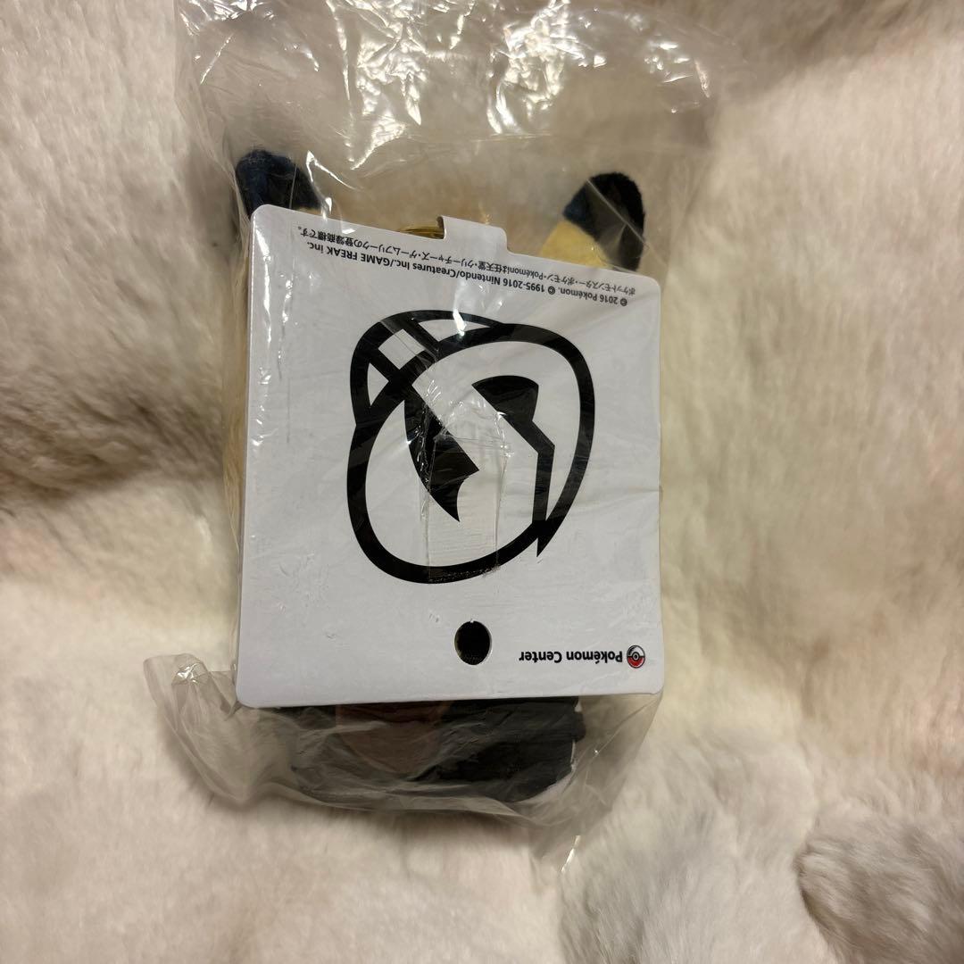 ポケモンセンター　マスコット　ぬいぐるみ　団員ごっこピカチュウ スカル団