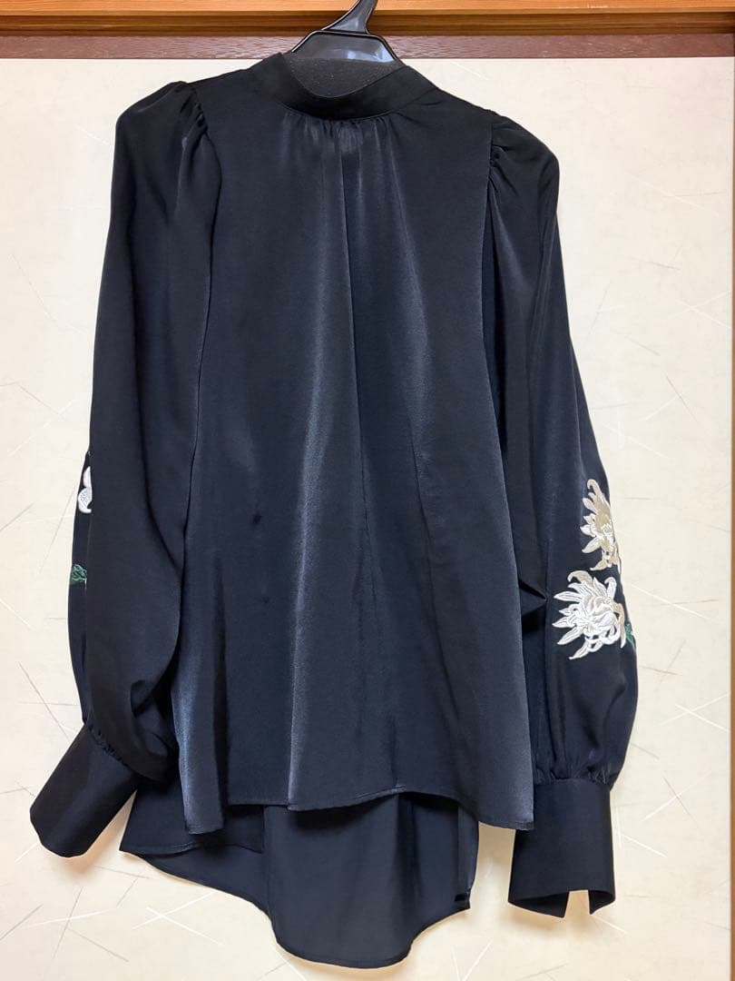 iconology　花を着るブラウス#05【菊】　Black