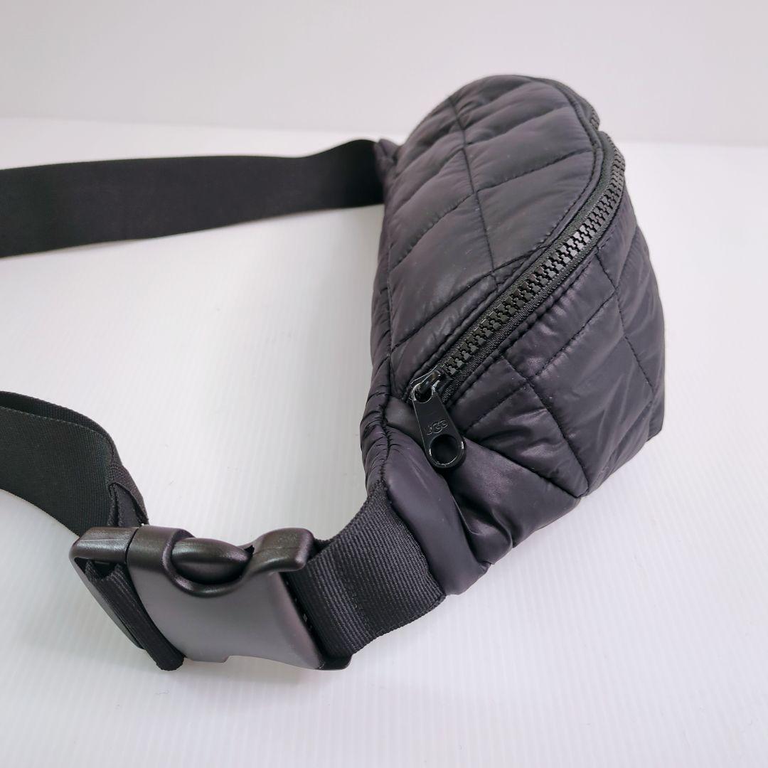 【美品】UGG　ボディバッグ　ウエストポーチ　キルティング　アグ　男女兼用
