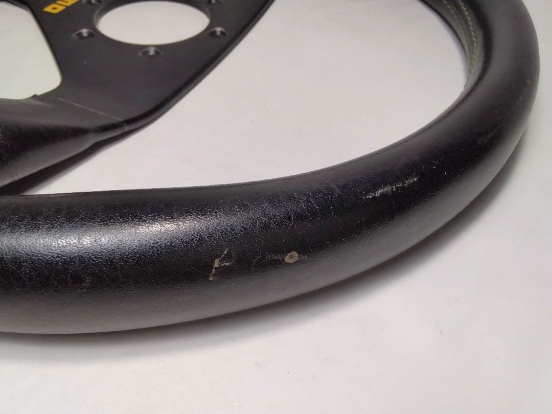 MOMO　ステアリング　３４cm　 ヴェローチェレーシング　当時物