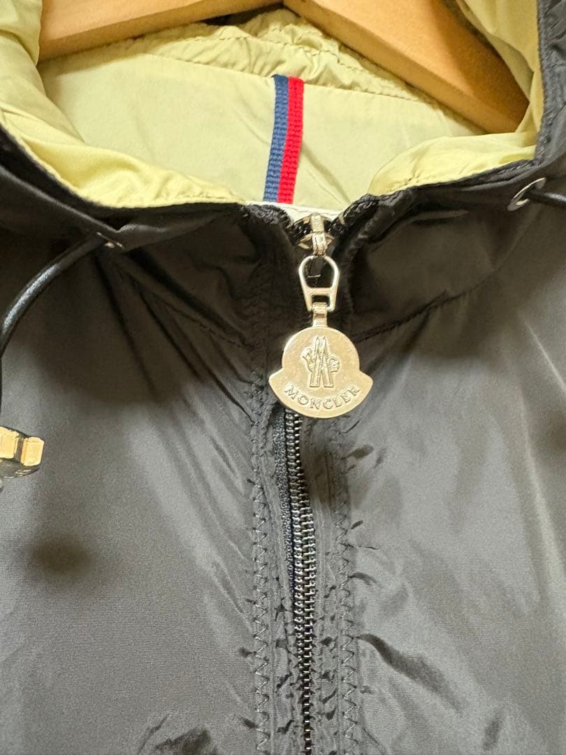 美品　モンクレール　スプリングコート　OMBRE フード　ナイロン　ワッペン付き