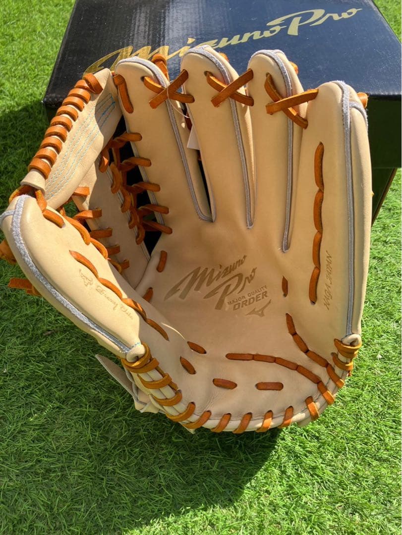 ミズノプロ　硬式　オーダー　HAGA　栗原　外野用　定価71,500円　グラブ