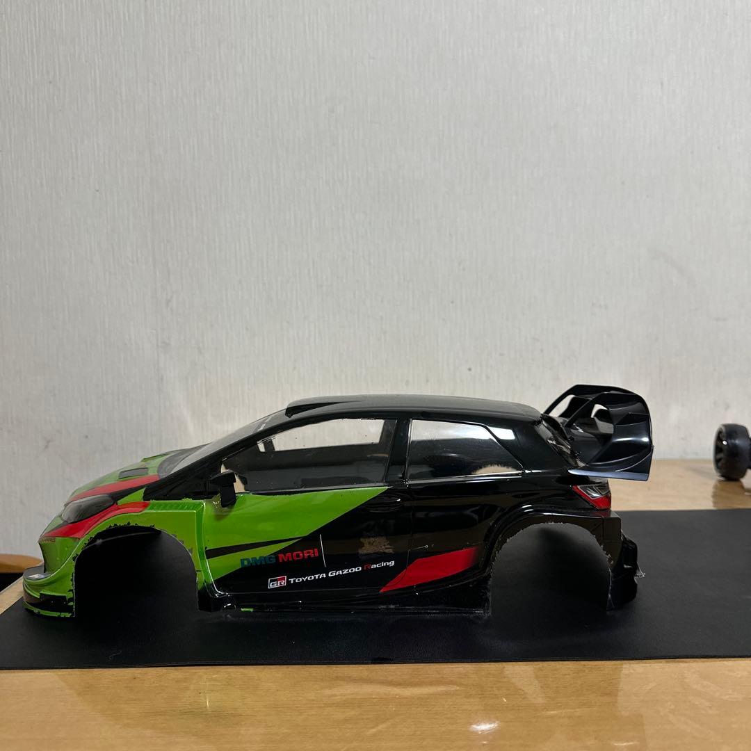 ドリフトラジコン　サーボ　ボディ　シャーシ