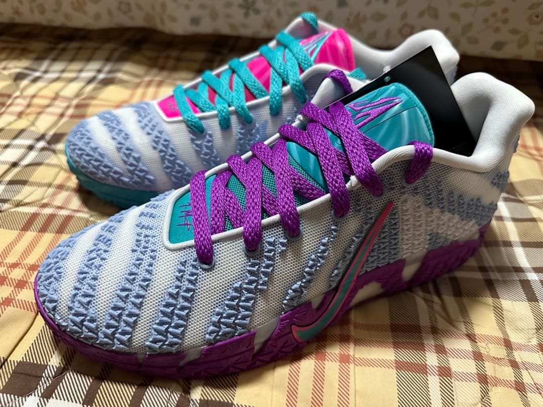 NIKE JA3 ナイキ　ジャ3