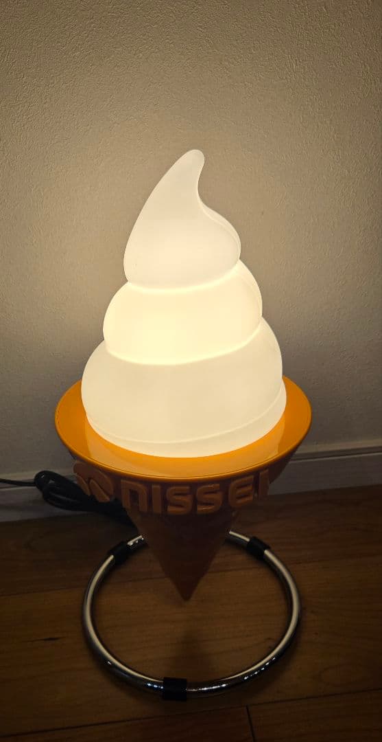 日世コーンソフトクリーム照明スタンド　卓上照明　業務用スタンド