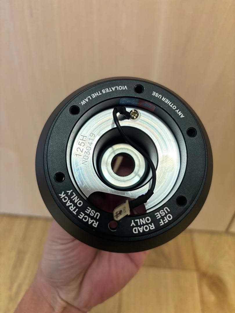 momo ステアリング NRGクイックリリース　ステアリングSWカーボンプレート