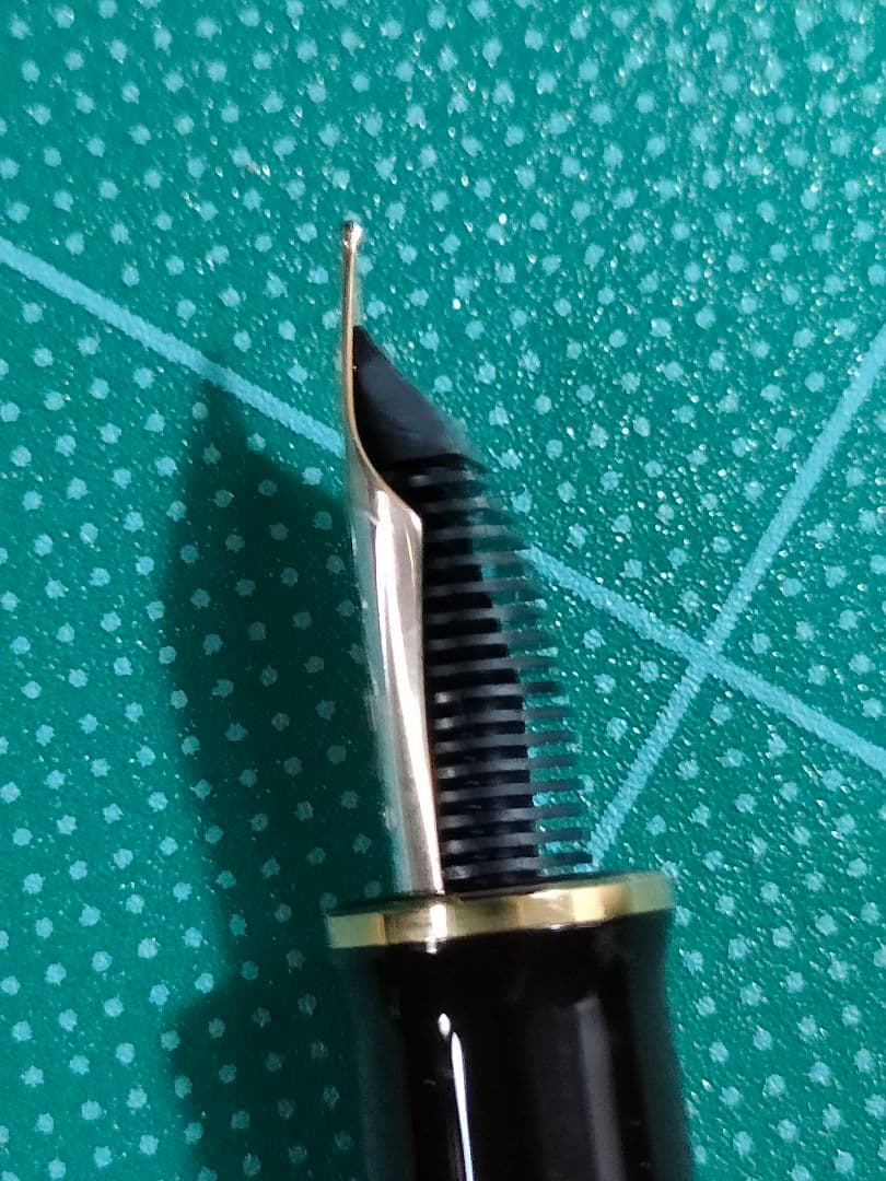 2017年　ペリカン　スーベレーン　m800 ルネッサンスブラウン　Fニブ